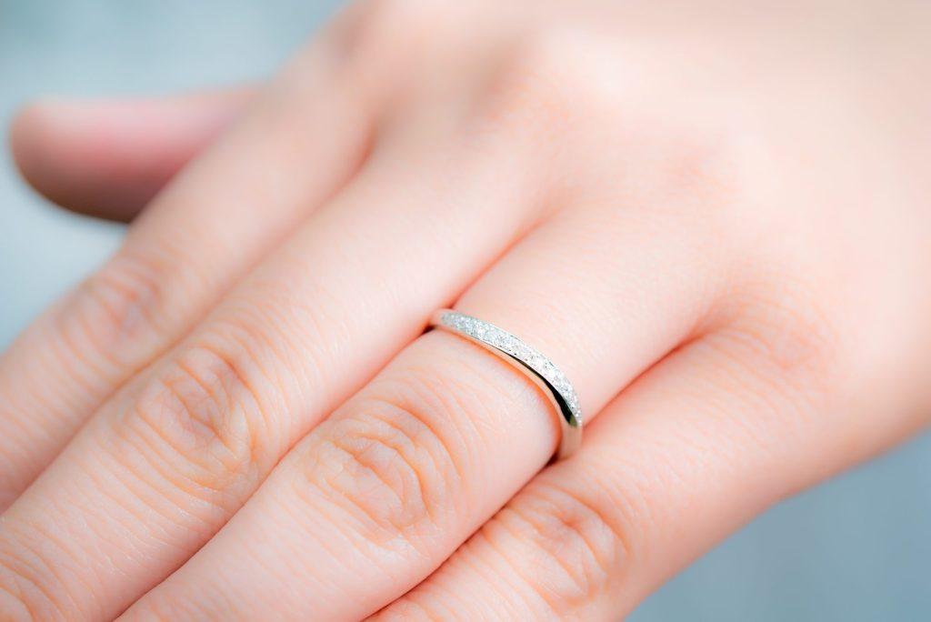 婚約指輪にエタニティーリングでエターナルな愛を表現（栃木県小山市）